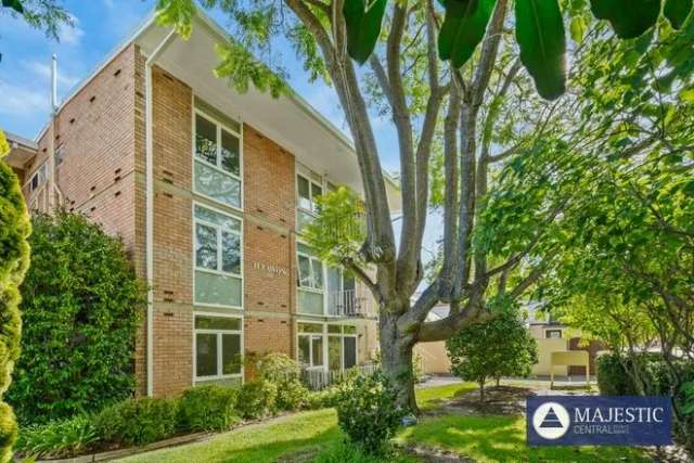 Apartment For Sale in City of Melville, Western Australia