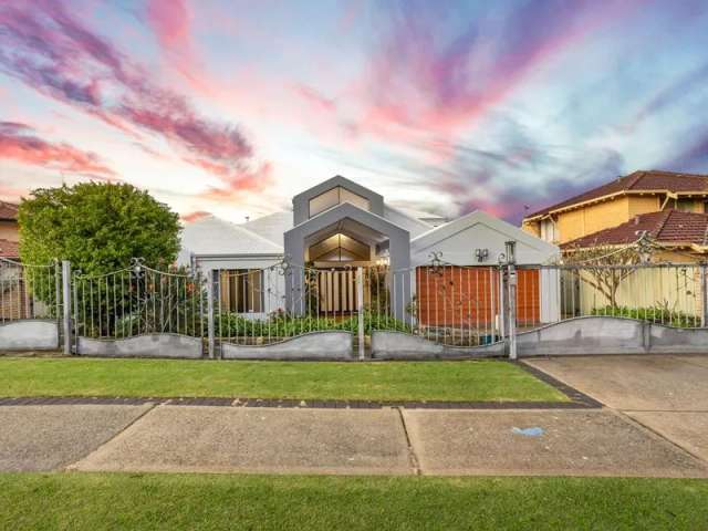 House For Sale in City of Melville, Western Australia