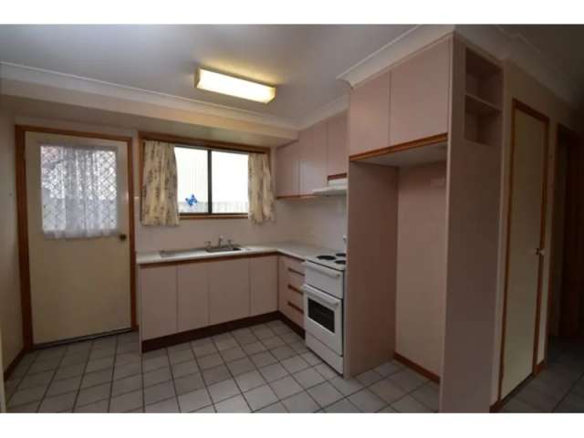 Two Bedroom Villa - Small Pet Considered Upon Application