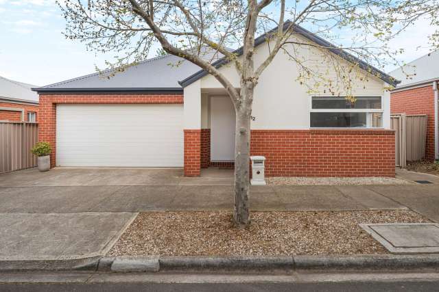 Modern 3-Bedroom Family Home in Caroline Springs