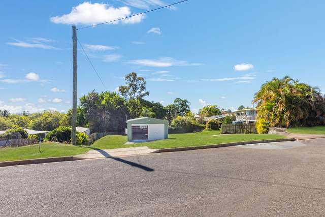 Versatile Land Offering with Ready-to-Use-Shed