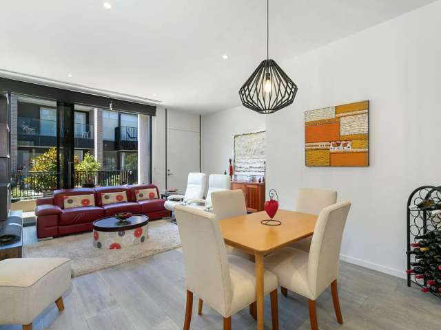 Bayside Living With Superb Rooftop Terrace