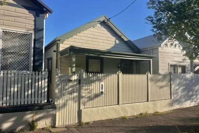 House For Rent in Newcastle-Maitland, New South Wales