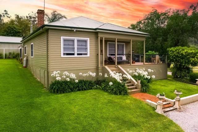 House For Sale in Tamworth, New South Wales