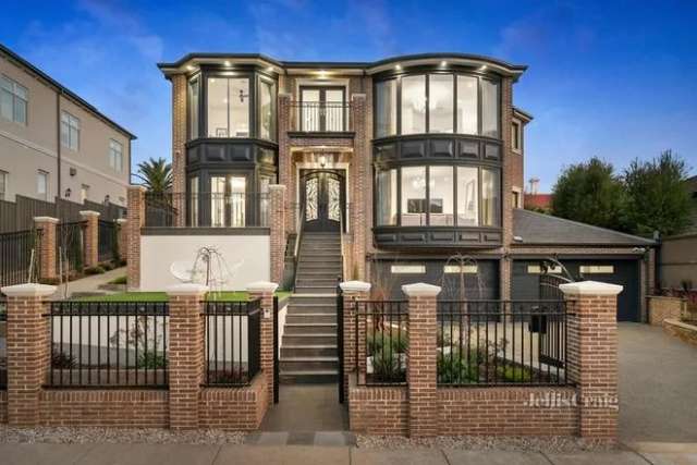 House For Sale in Melbourne, Victoria