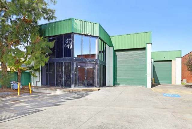 FREE STANDING WAREHOUSE & YARD - UNDER OFFER