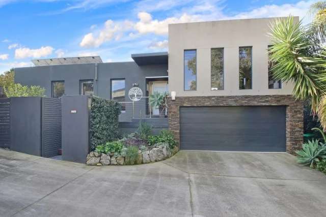 Stunning Architectural Masterpiece in Central Wodonga