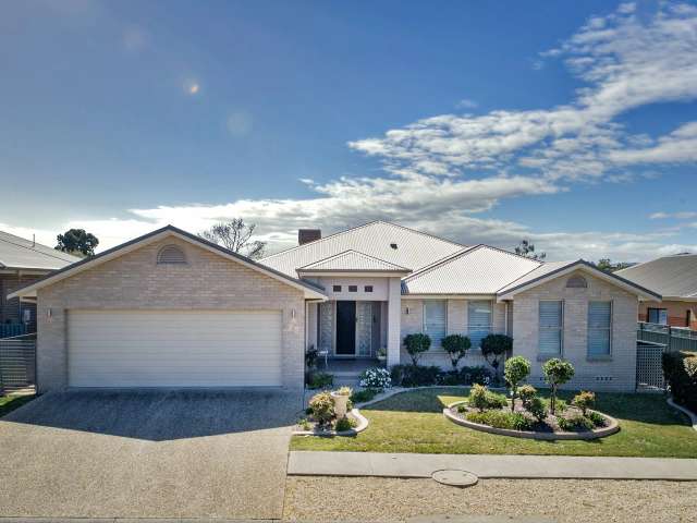 House For Sale in Tamworth, New South Wales