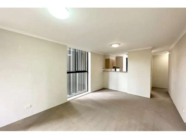 Split Level Two Bedroom Apartment In Pyrmont With Lock Up Garage!