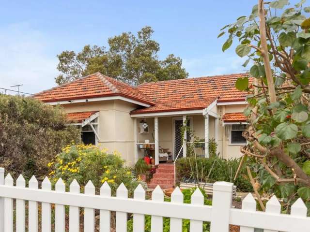 House For Sale in City of Melville, Western Australia