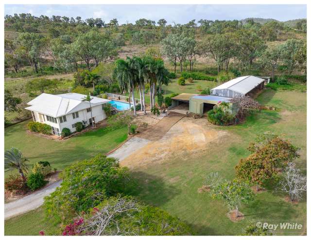 HOME ON 10 ACRES, 4 MINUTES TO PARKHURST