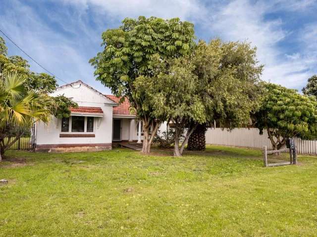 House For Sale in City of Melville, Western Australia