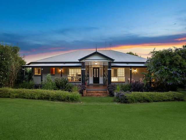 Verdant Lindendale acreage with gorgeous Federation-style homestead