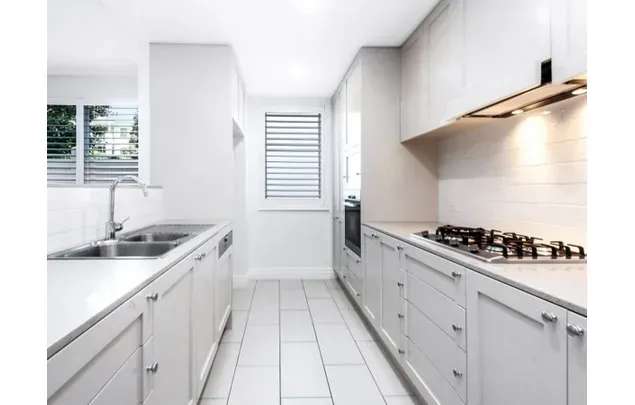 Rent 2 bedroom apartment in Breakfast Point