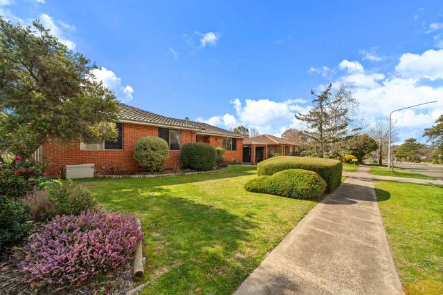 House For Sale in District of Weston Creek, Australian Capital Territory