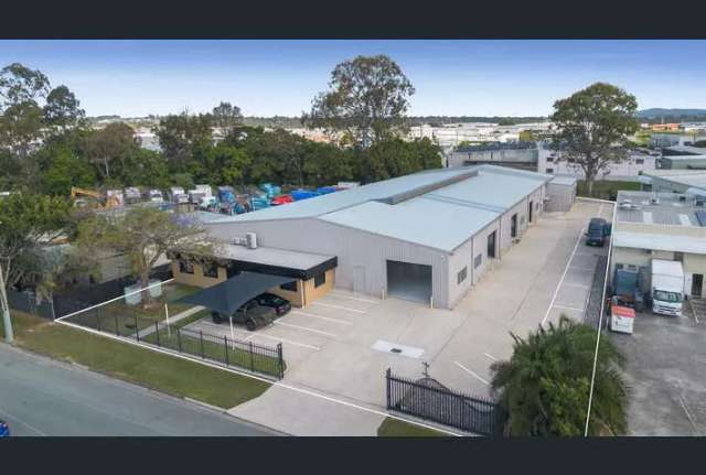 Refurbished 2,010 SQM Warehouse