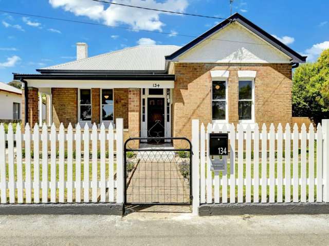 Charming Heritage Home in Orange! 134 Warrendine Street