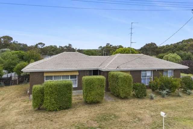 House For Sale in Creswick, Victoria