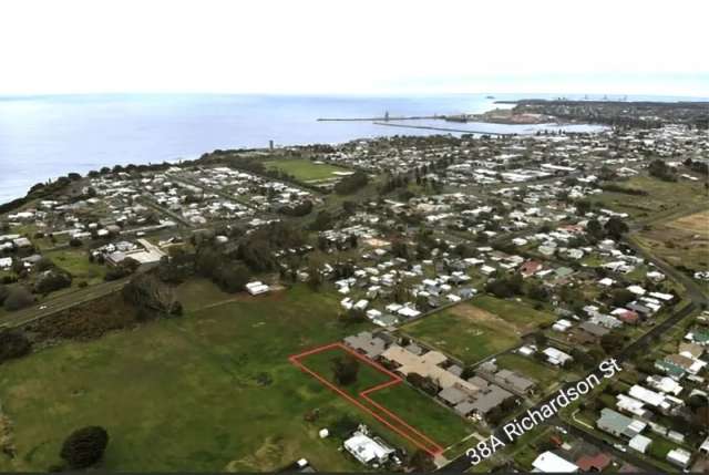 PRICE SLASHED 20k : Large 1960m2 vacant parcel in the beautiful coastal township of Portland