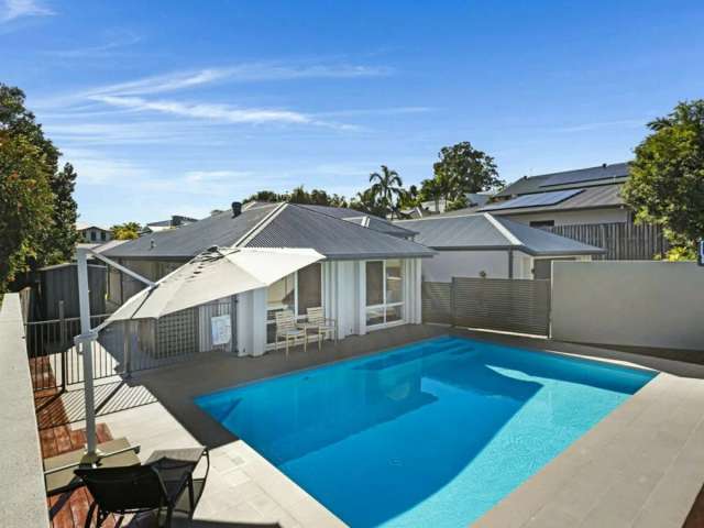 STYLISH FAMILY HOME IN THE OBSERVATORY