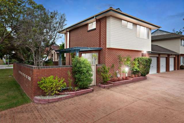 Real Estate For Lease - 1/4 Robb Street - Belmont , NSW