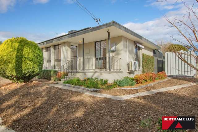 House For Sale in District of Weston Creek, Australian Capital Territory