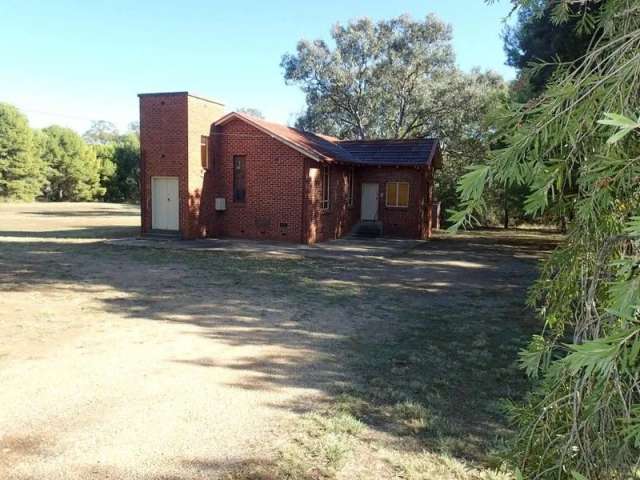 THE UNITING CHURCH WALBUNDRIE NSW