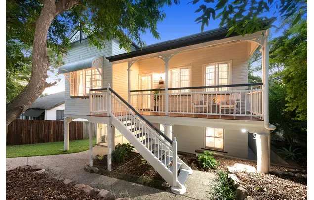 Rent 4 bedroom apartment in Greenslopes