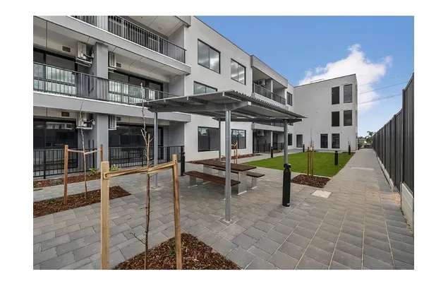 Rent 2 bedroom apartment in Adelaide