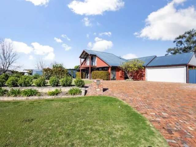 House For Sale in City of Swan, Western Australia