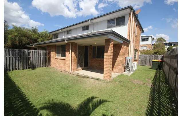 Rent 3 bedroom house in Oxley