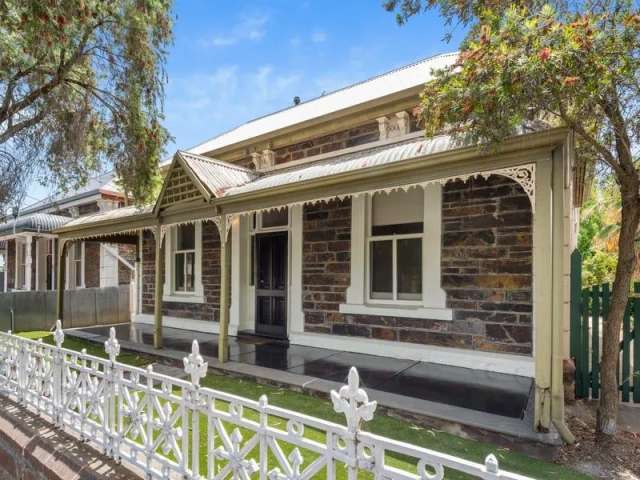 Classic Double Fronted Refurbished Bluestone - Great Location