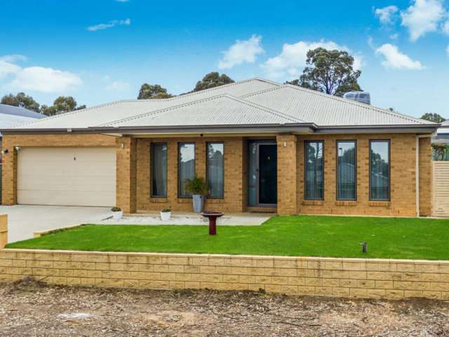 Family home in prime Kangaroo Flat location