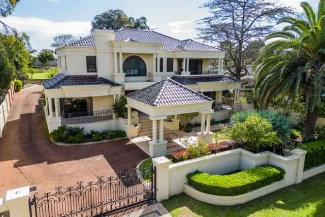 House For Sale in City of Melville, Western Australia