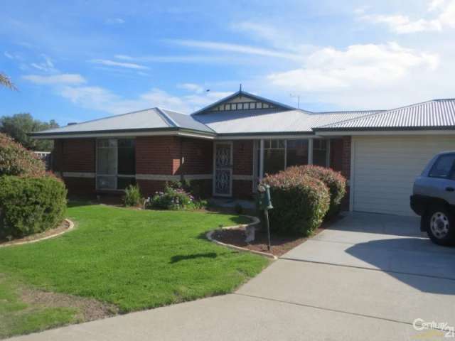 7 Warilda Court, Quinns Rocks WA 6030 - House For Lease