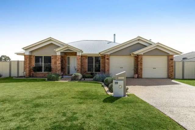 House For Sale in Highfields, Queensland