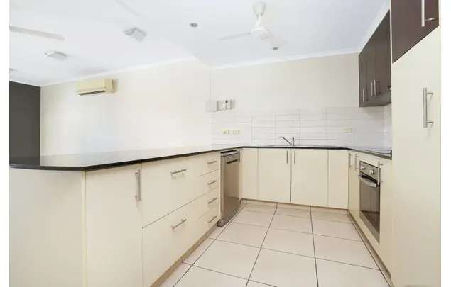 Rent 2 bedroom apartment in Darwin City