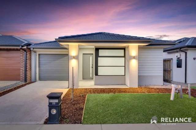 BRAND NEW SHARIDDON HOME STUNNER IN HEART OF TARNEIT!!!