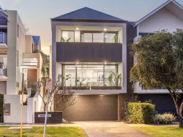 House For Sale in Town of Cambridge, Western Australia