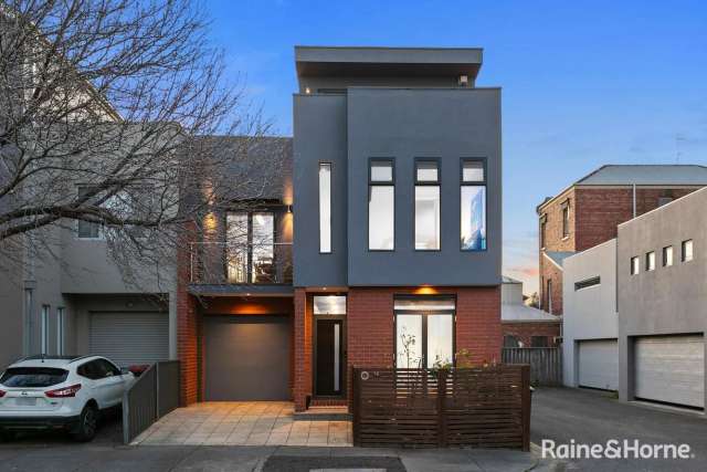 House For Sale in Melbourne, Victoria