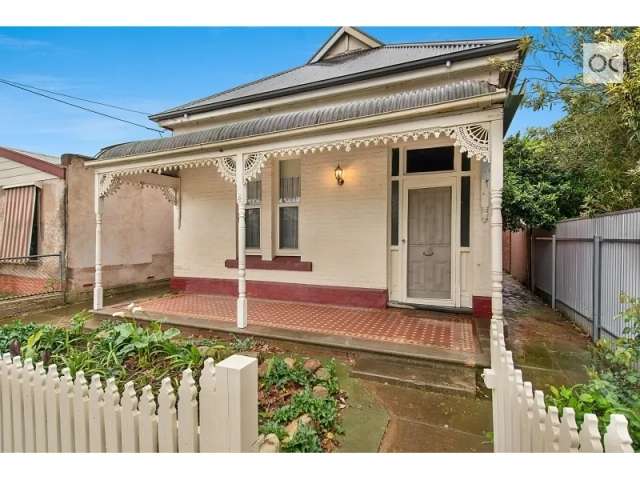 Character Cottage On The Fringe Of The Cbd