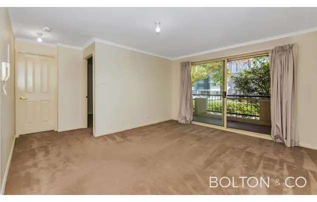 Large one bedroom city edge apartment 33/40 Torrens St, Braddon ACT 2612