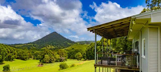 Charming Noosa Hinterland Retreat