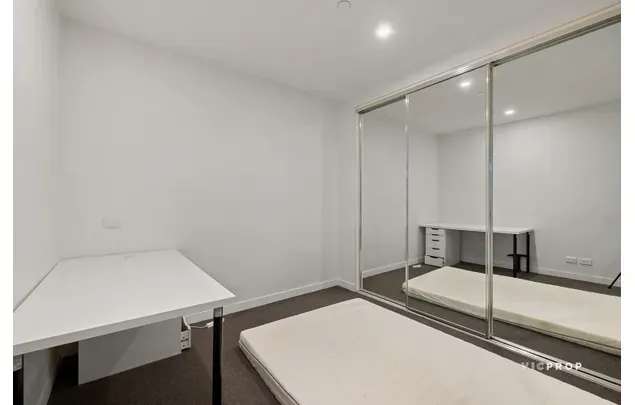 Rent 2 bedroom apartment in Melbourne