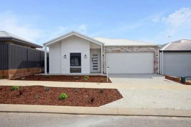 House For Rent in City of Cockburn, Western Australia