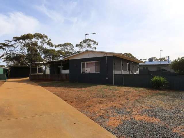 House For Sale in Kambalda West, Western Australia