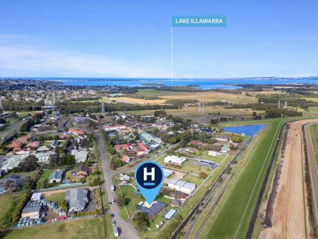 Prime Racecourse Views: Equestrian Estate with Development Potential