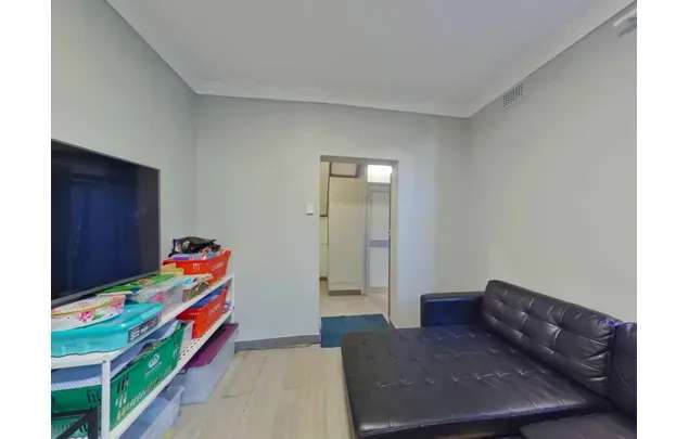 Rent 8 bedroom student apartment in Redfern