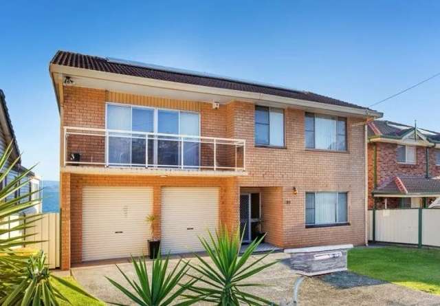 House For Lease - 97 Northcliffe Drive, Lake Heights NSW 2502