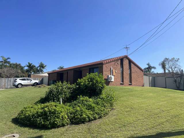 1 Cygnus Court, Regents Park QLD 4118 - House For Lease